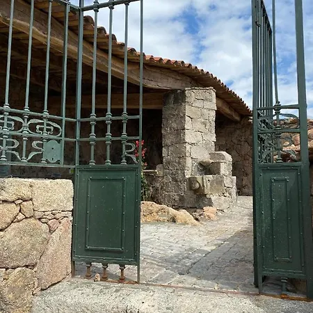 Domaine De Piscia Hotel 2*