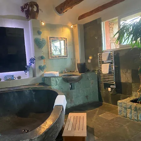 Domaine De Piscia 3* Figari (Corsica)