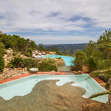 Domaine De Piscia 2* Figari (Corsica)
