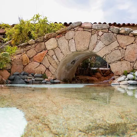 Domaine De Piscia Hotel 2*