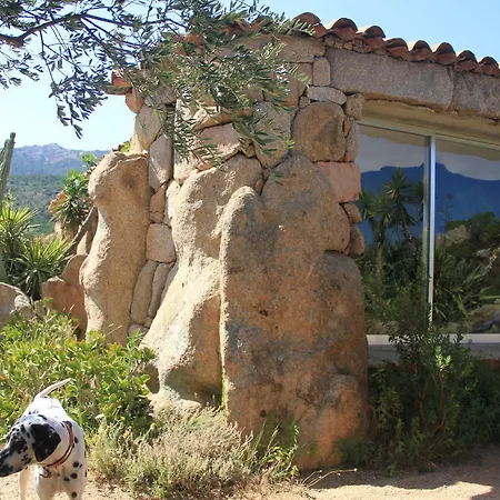 Domaine De Piscia 2* Figari (Corsica)
