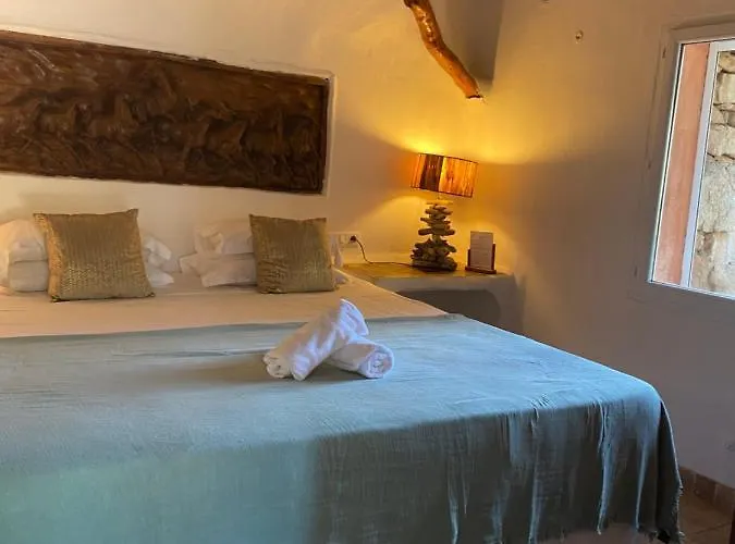 Domaine De Piscia Hotel 3*