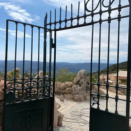 Domaine De Piscia 3*