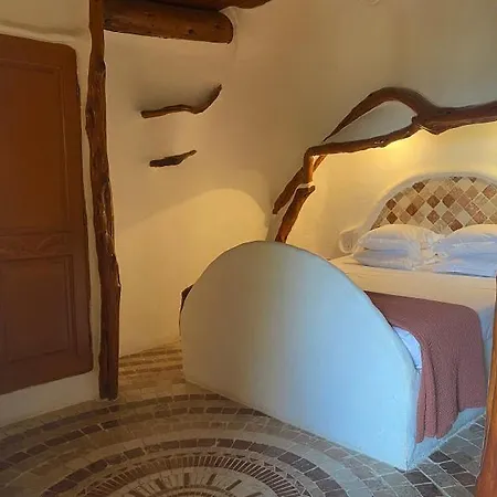 皮西亚旅馆 2*