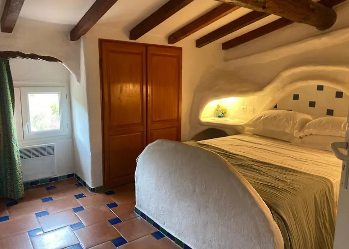 Domaine De Piscia Hotel