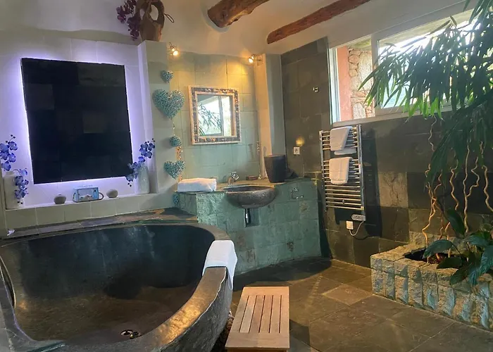 Domaine De Piscia 3* Figari (Corsica)