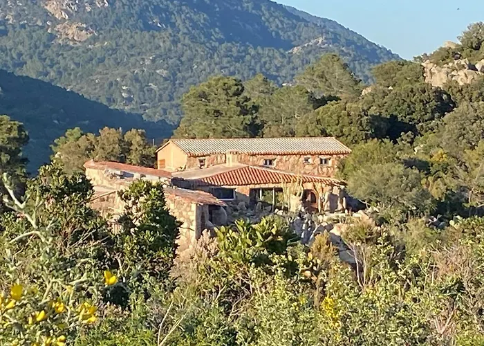 Domaine De Piscia Hotel Figari (Corsica)